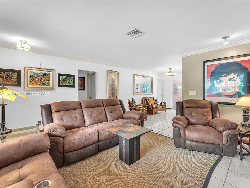 Active With Contract: $749,000 (3 beds, 2 baths, 1400 Square Feet)