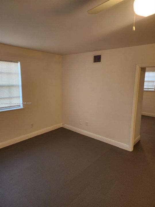 На продажу: $210,000 (3 спален, 2 ванн, 1056 Квадратных фут)