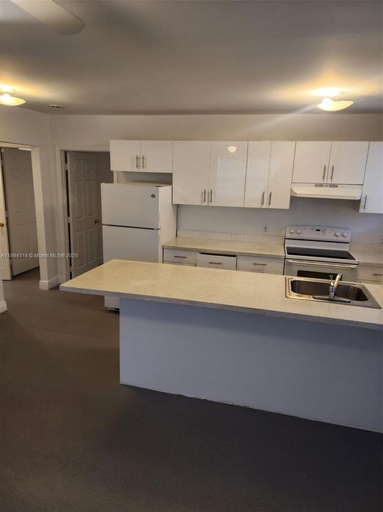 На продажу: $210,000 (3 спален, 2 ванн, 1056 Квадратных фут)