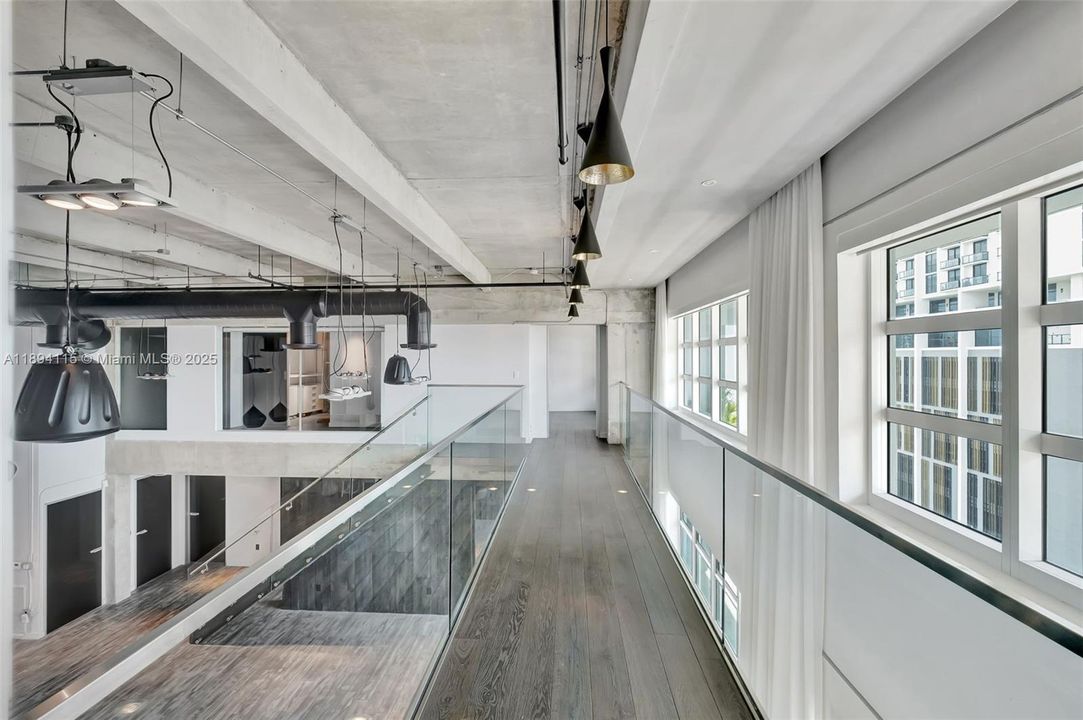 合同活跃: $16,500 (3 贝兹, 3 浴室, 2739 平方英尺)