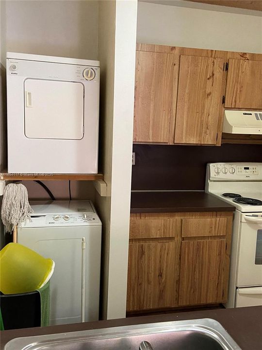 最近租的: $1,600 (1 贝兹, 1 浴室, 725 平方英尺)