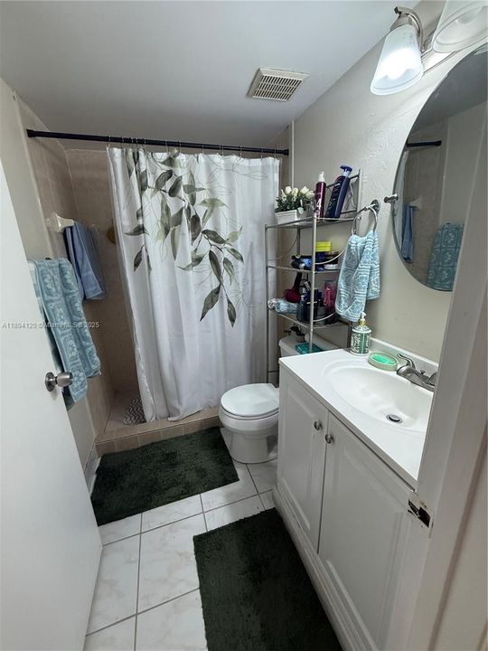 Active With Contract: $2,475 (2 beds, 2 baths, 936 Square Feet)