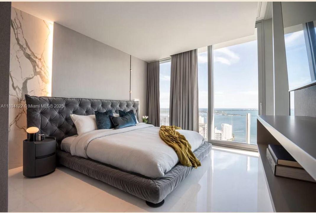 出租: $21,000 (2 贝兹, 3 浴室, 1552 平方英尺)