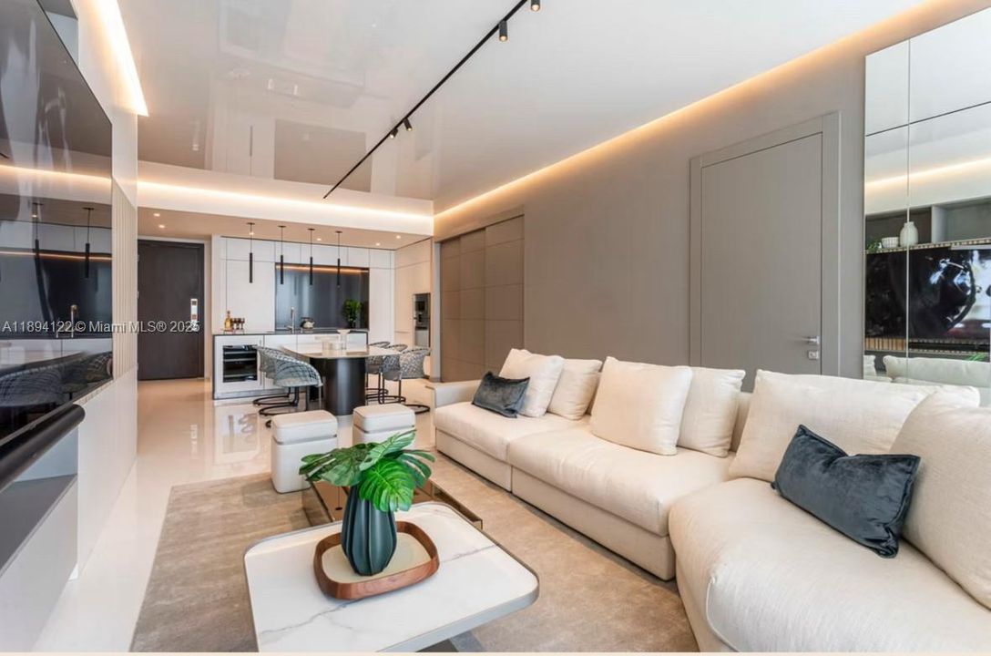 出租: $21,000 (2 贝兹, 3 浴室, 1552 平方英尺)