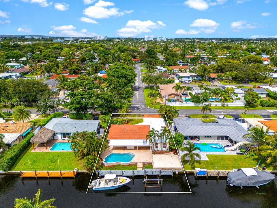 Active With Contract: $820,000 (3 beds, 2 baths, 1738 Square Feet)