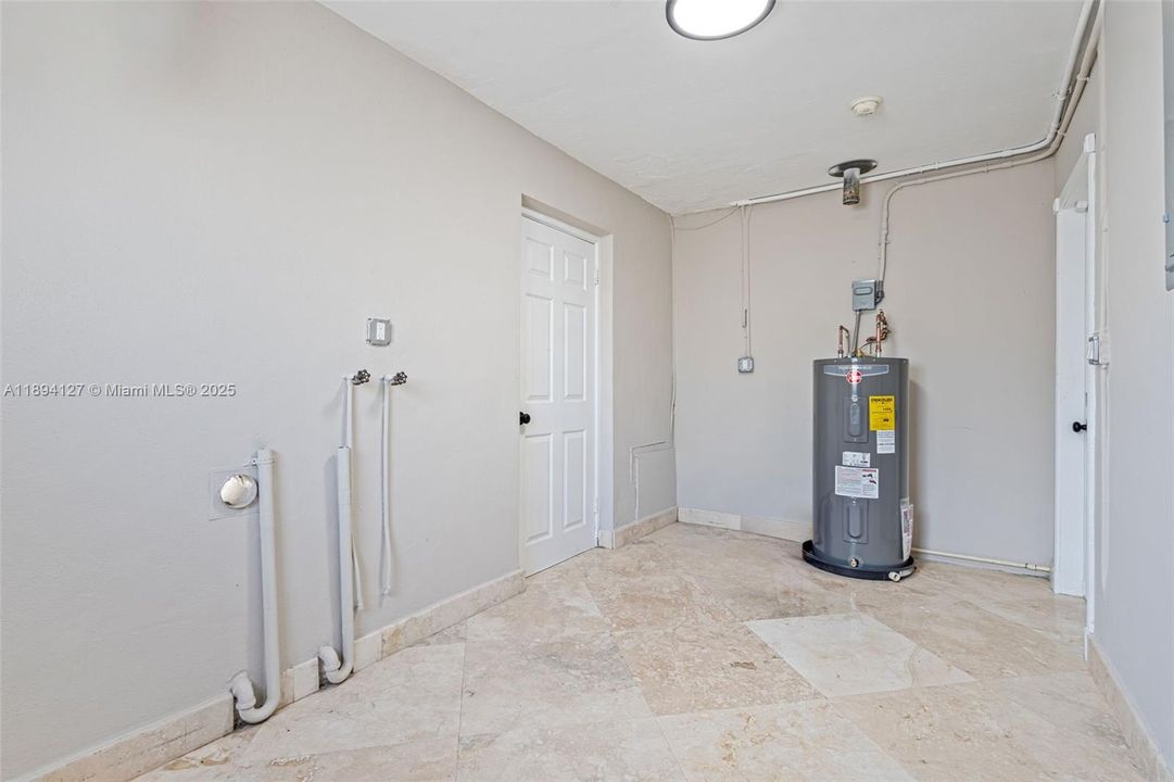 Active With Contract: $820,000 (3 beds, 2 baths, 1738 Square Feet)