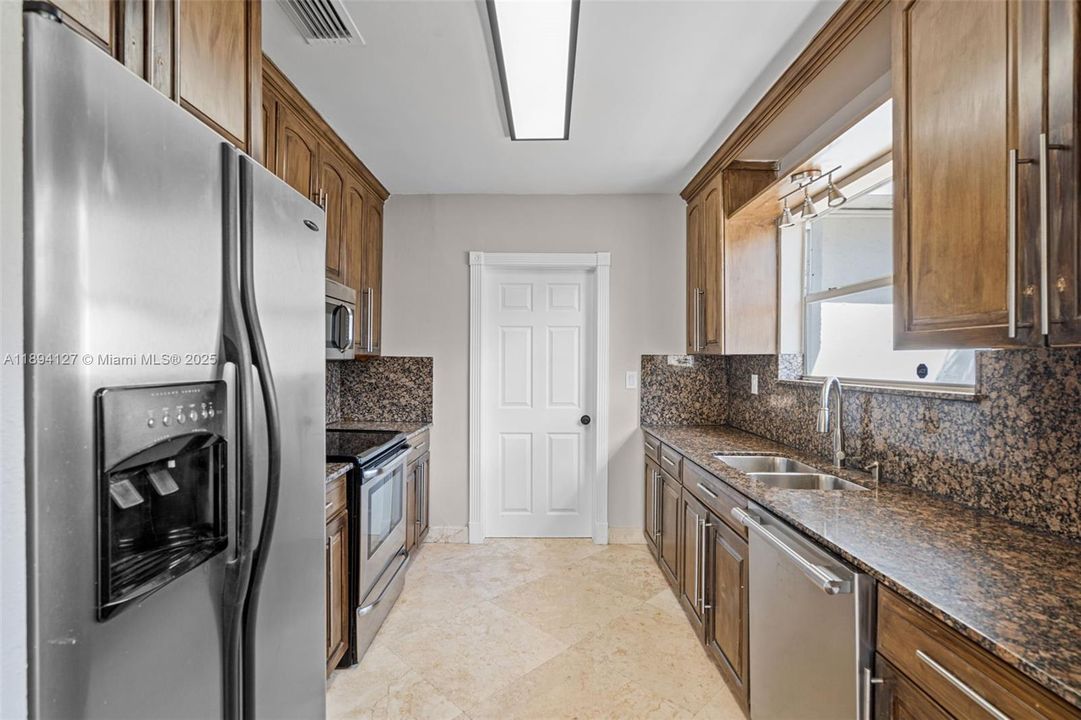 Active With Contract: $820,000 (3 beds, 2 baths, 1738 Square Feet)