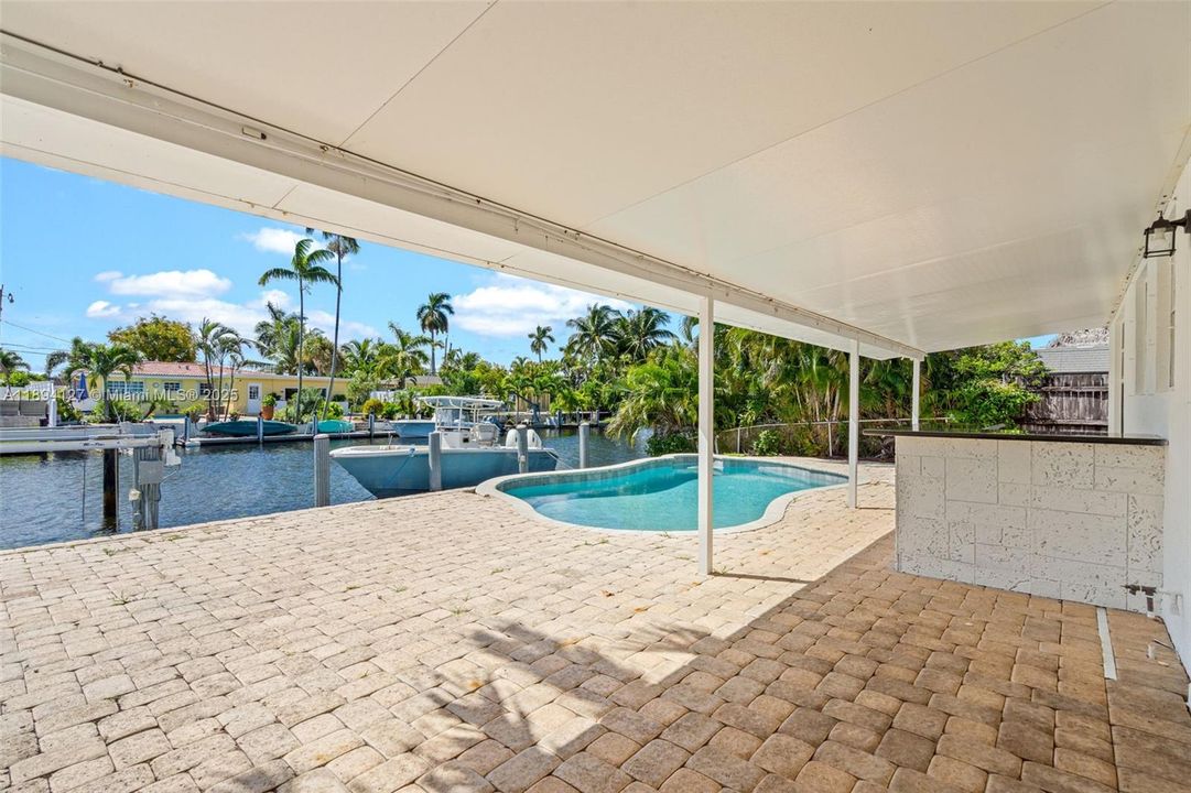 Active With Contract: $820,000 (3 beds, 2 baths, 1738 Square Feet)