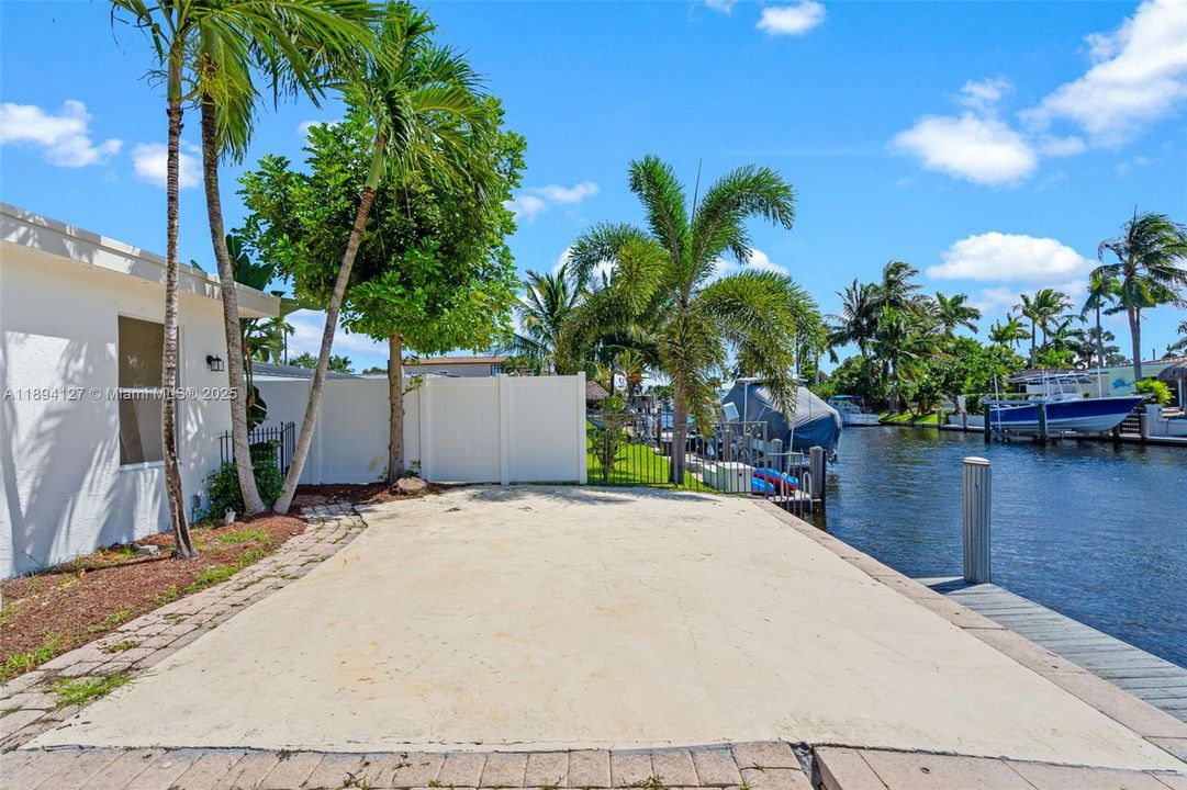Active With Contract: $820,000 (3 beds, 2 baths, 1738 Square Feet)