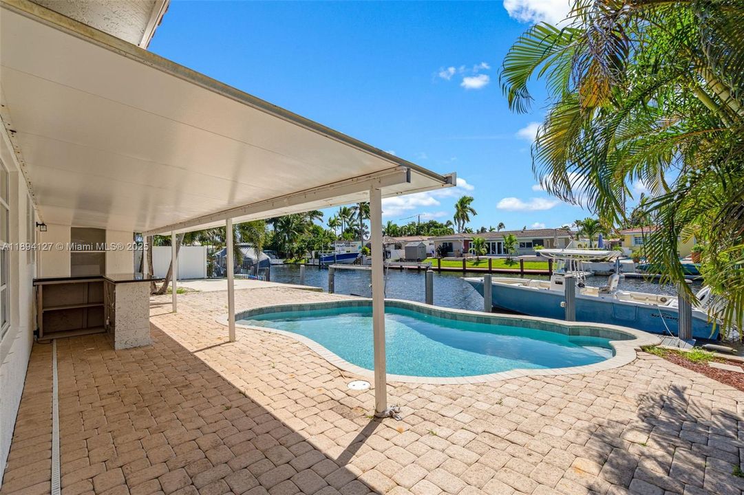 Active With Contract: $820,000 (3 beds, 2 baths, 1738 Square Feet)