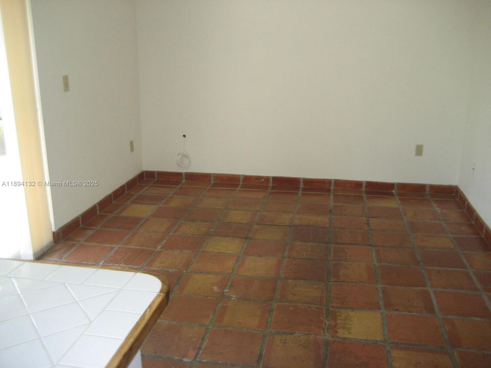 Под контрактом: $3,450 (3 спален, 2 ванн, 1622 Квадратных фут)