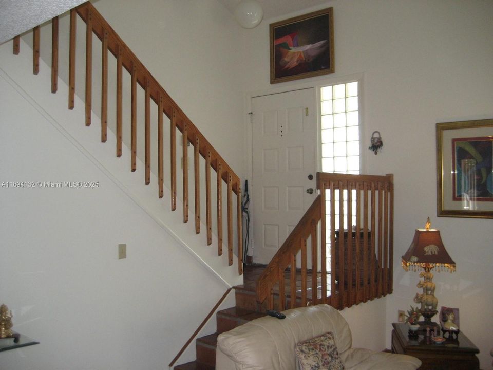 Под контрактом: $3,450 (3 спален, 2 ванн, 1622 Квадратных фут)