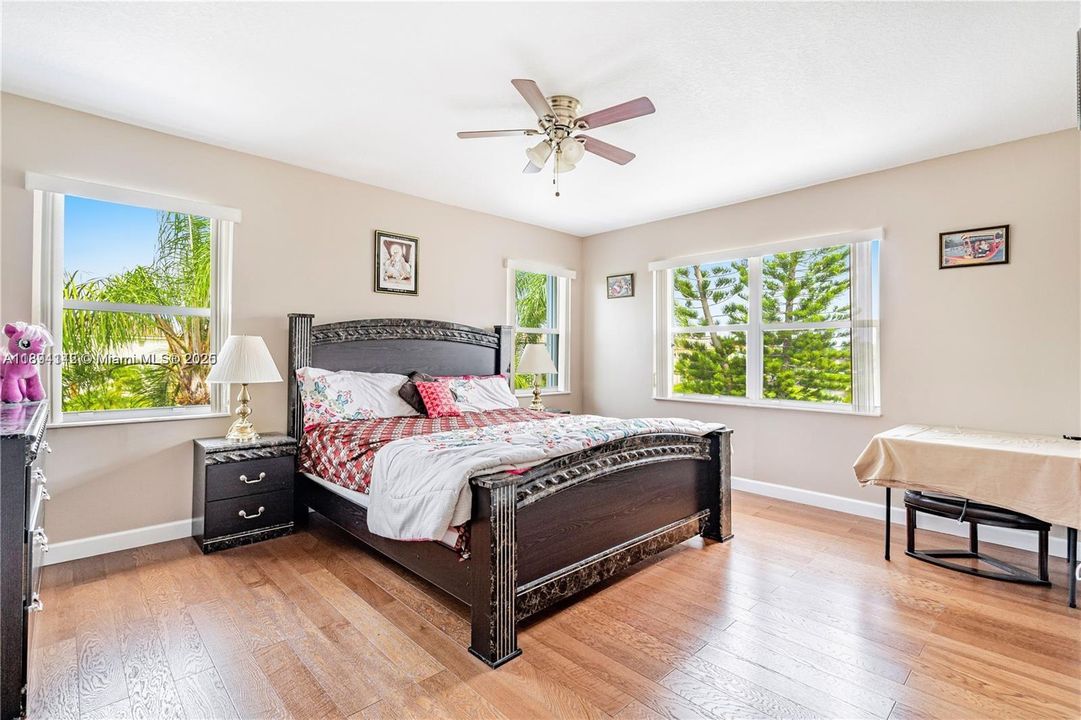 Active With Contract: $3,650 (3 beds, 2 baths, 1639 Square Feet)