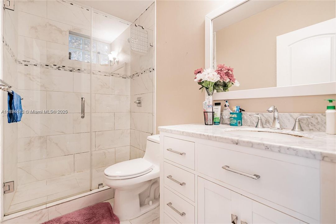 Active With Contract: $3,650 (3 beds, 2 baths, 1639 Square Feet)