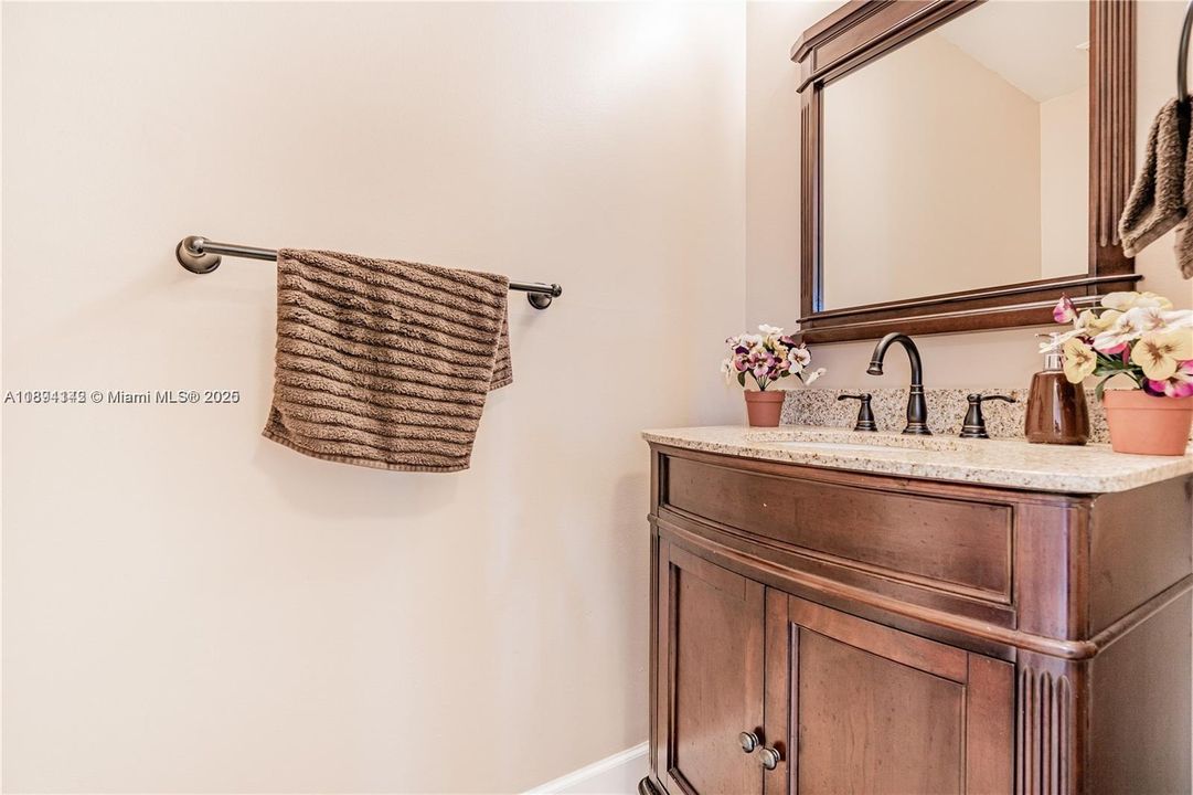 Active With Contract: $3,650 (3 beds, 2 baths, 1639 Square Feet)