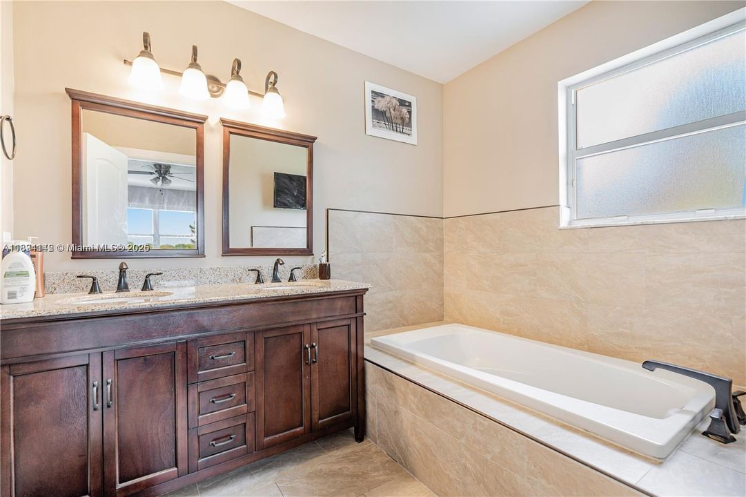 Active With Contract: $3,650 (3 beds, 2 baths, 1639 Square Feet)