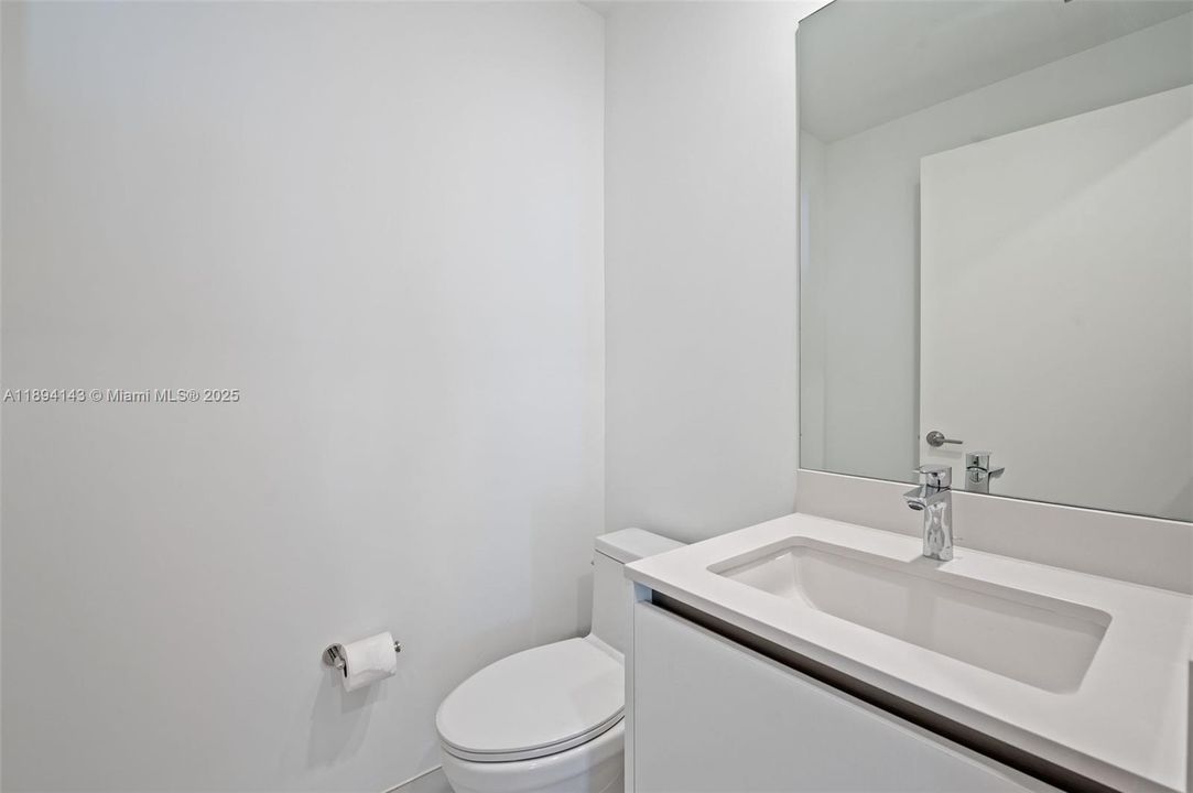 В аренду: $16,000 (2 спален, 2 ванн, 1700 Квадратных фут)