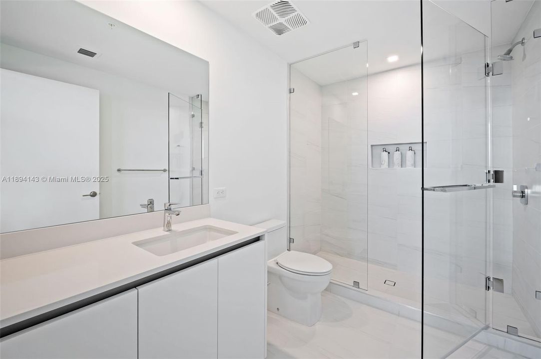 В аренду: $16,000 (2 спален, 2 ванн, 1700 Квадратных фут)