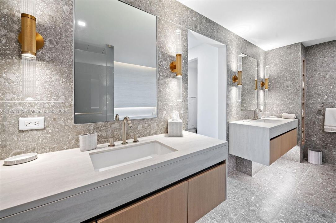 В аренду: $16,000 (2 спален, 2 ванн, 1700 Квадратных фут)