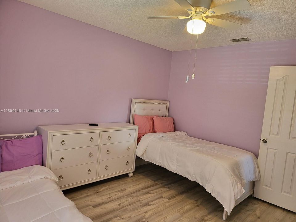 For Sale: $335,000 (3 beds, 2 baths, 1500 Square Feet)