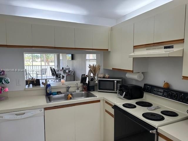 For Sale: $335,000 (3 beds, 2 baths, 1500 Square Feet)