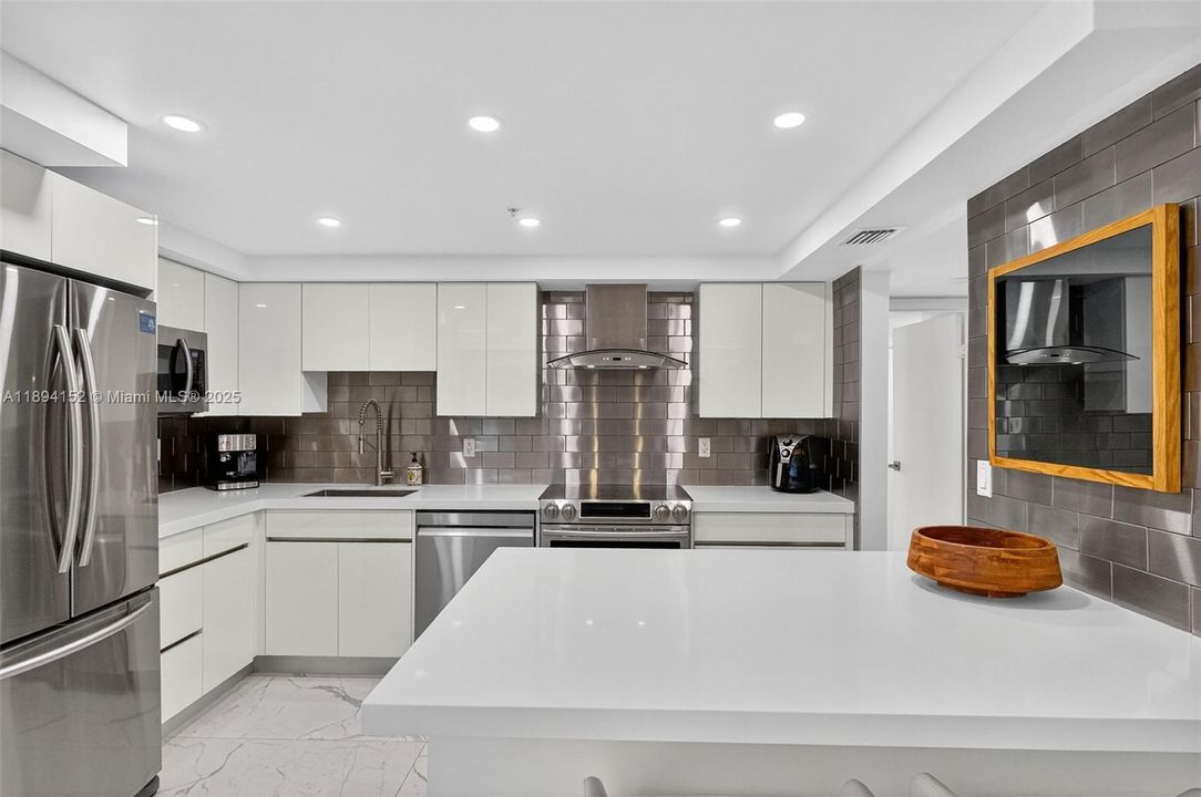 Recientemente alquilado: $6,400 (2 camas, 2 baños, 1368 Pies cuadrados)