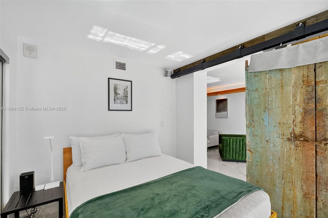 Recientemente alquilado: $6,400 (2 camas, 2 baños, 1368 Pies cuadrados)