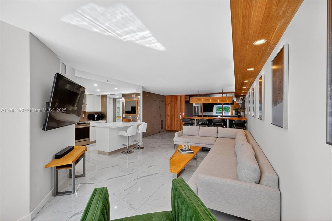 Recientemente alquilado: $6,400 (2 camas, 2 baños, 1368 Pies cuadrados)