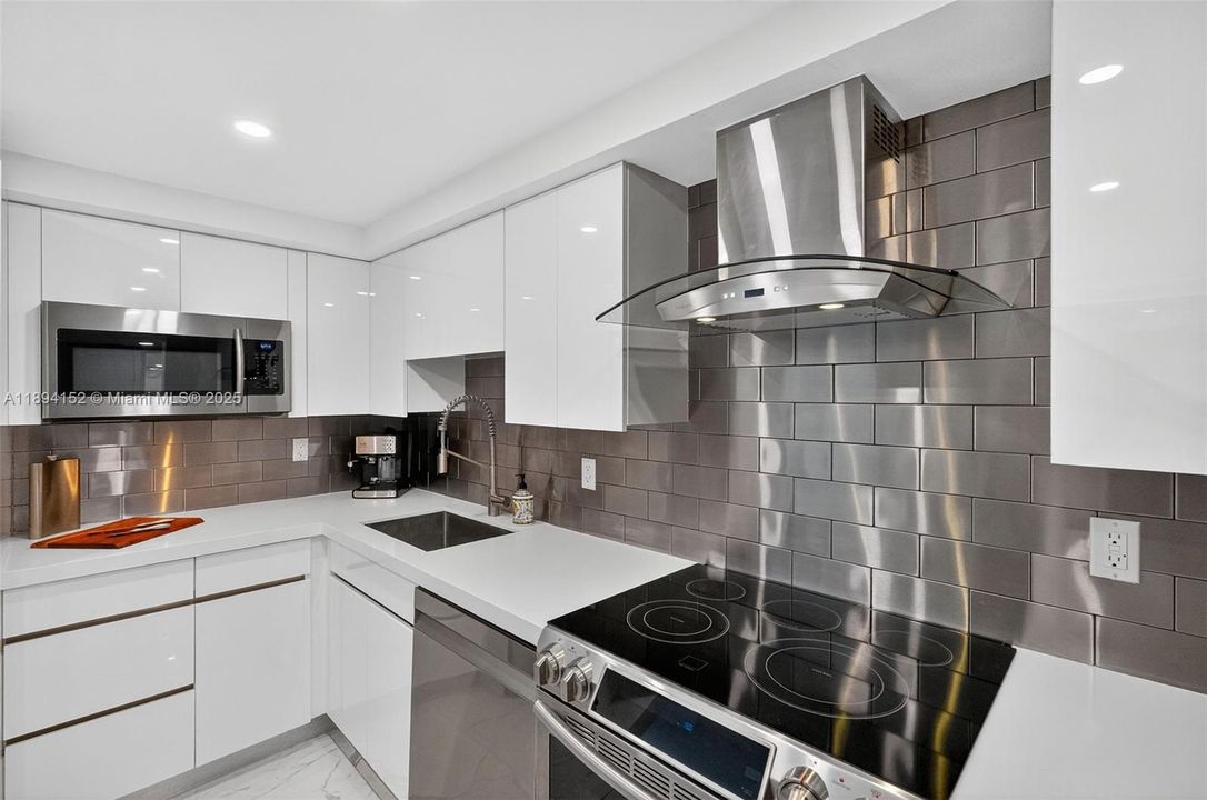 Recientemente alquilado: $6,400 (2 camas, 2 baños, 1368 Pies cuadrados)