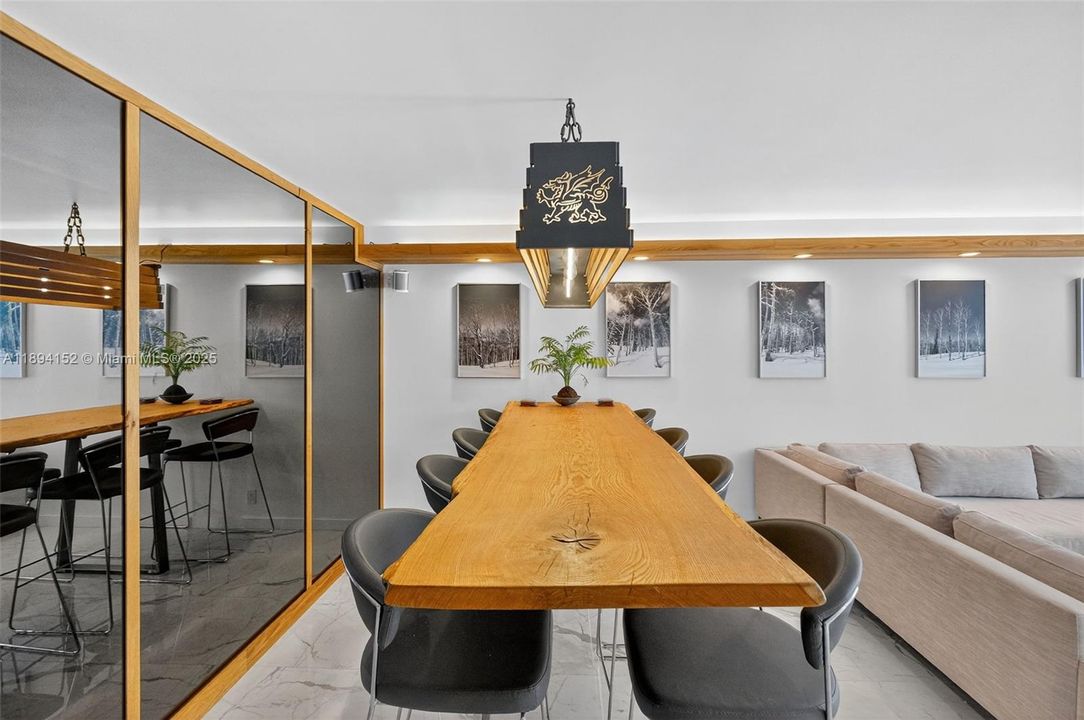 Recientemente alquilado: $6,400 (2 camas, 2 baños, 1368 Pies cuadrados)