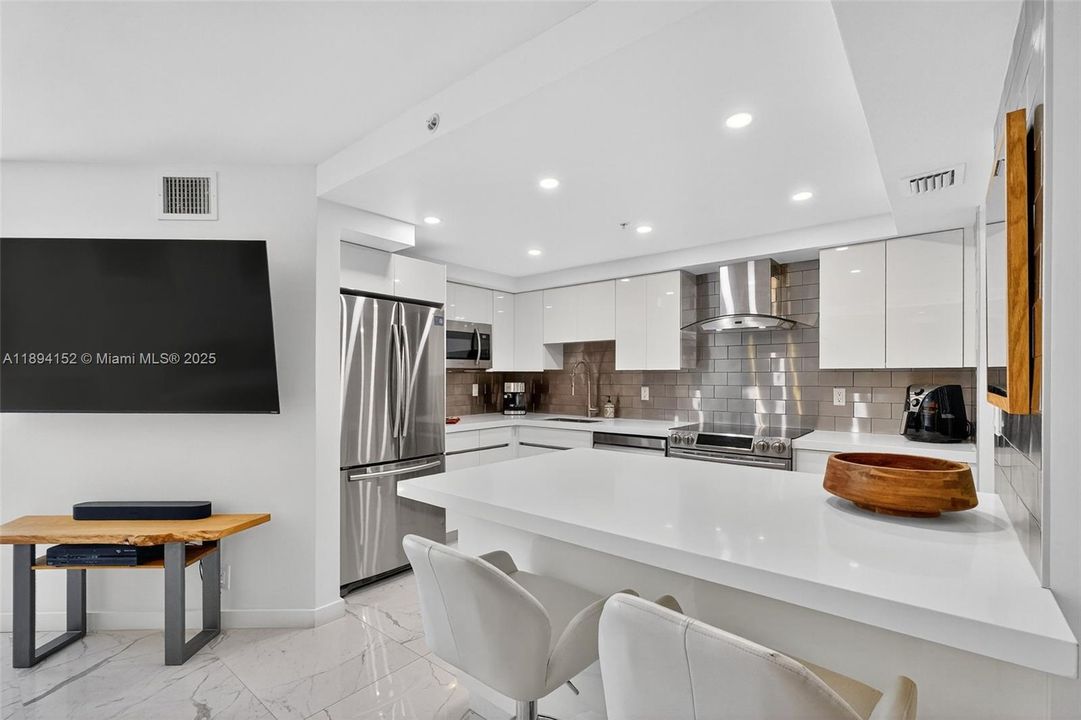 Recientemente alquilado: $6,400 (2 camas, 2 baños, 1368 Pies cuadrados)