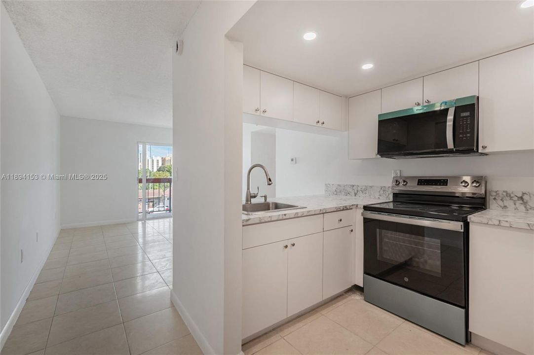 En Venta: $309,000 (2 camas, 2 baños, 907 Pies cuadrados)