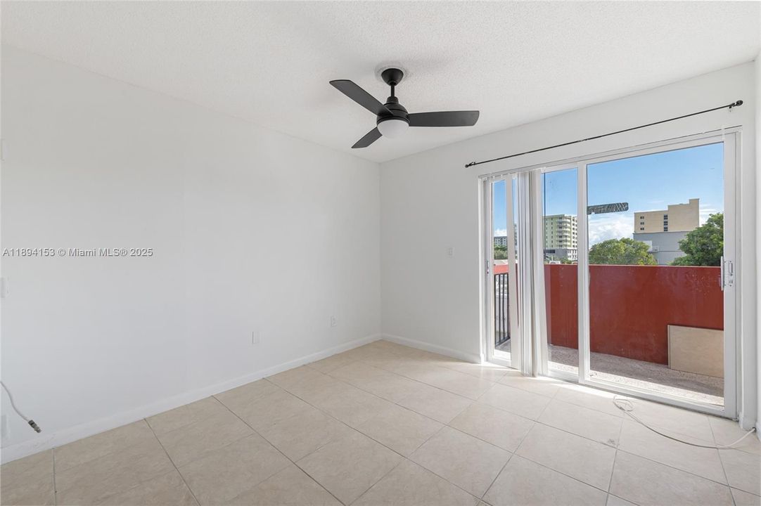 En Venta: $309,000 (2 camas, 2 baños, 907 Pies cuadrados)