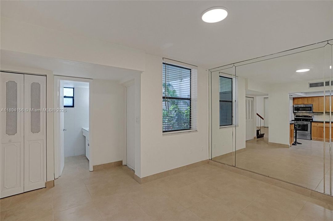 待售: $360,000 (3 贝兹, 2 浴室, 1330 平方英尺)