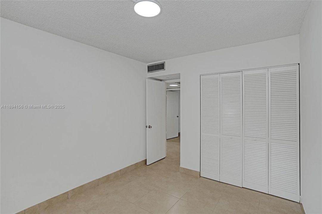 待售: $360,000 (3 贝兹, 2 浴室, 1330 平方英尺)