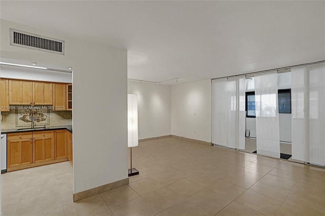 待售: $360,000 (3 贝兹, 2 浴室, 1330 平方英尺)