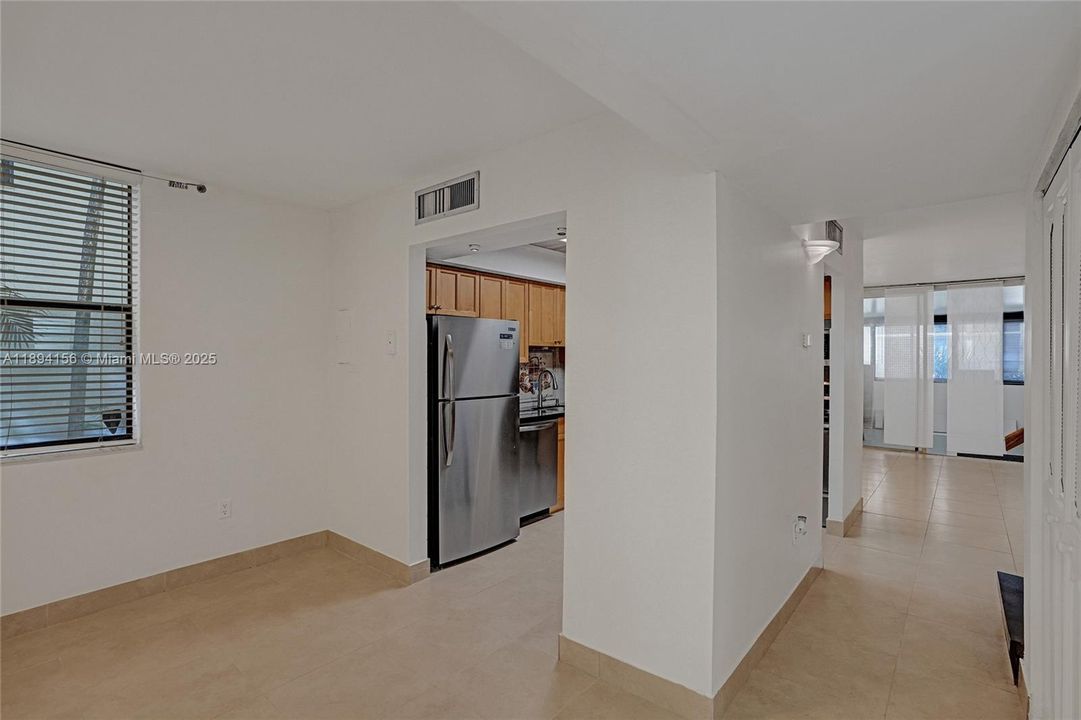 待售: $360,000 (3 贝兹, 2 浴室, 1330 平方英尺)