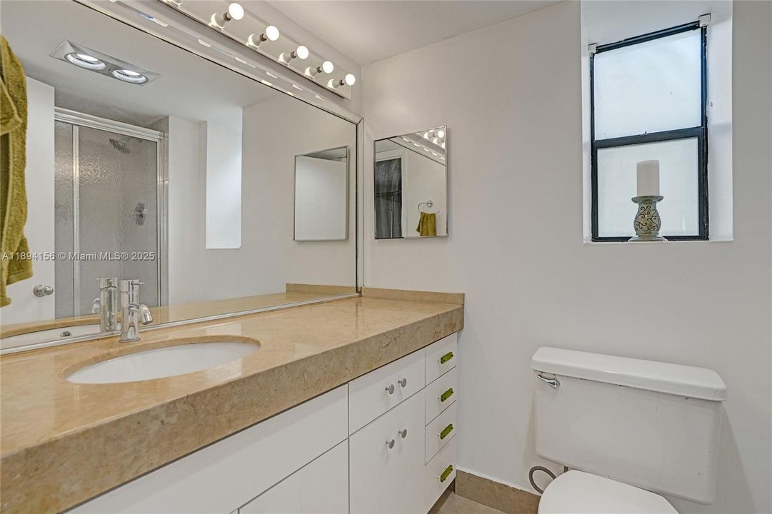 待售: $360,000 (3 贝兹, 2 浴室, 1330 平方英尺)