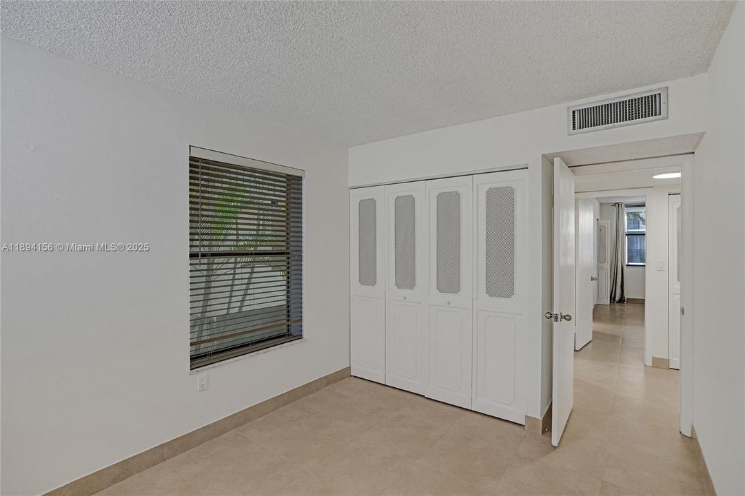 待售: $360,000 (3 贝兹, 2 浴室, 1330 平方英尺)