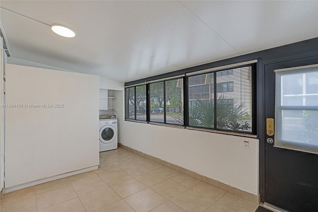 待售: $360,000 (3 贝兹, 2 浴室, 1330 平方英尺)