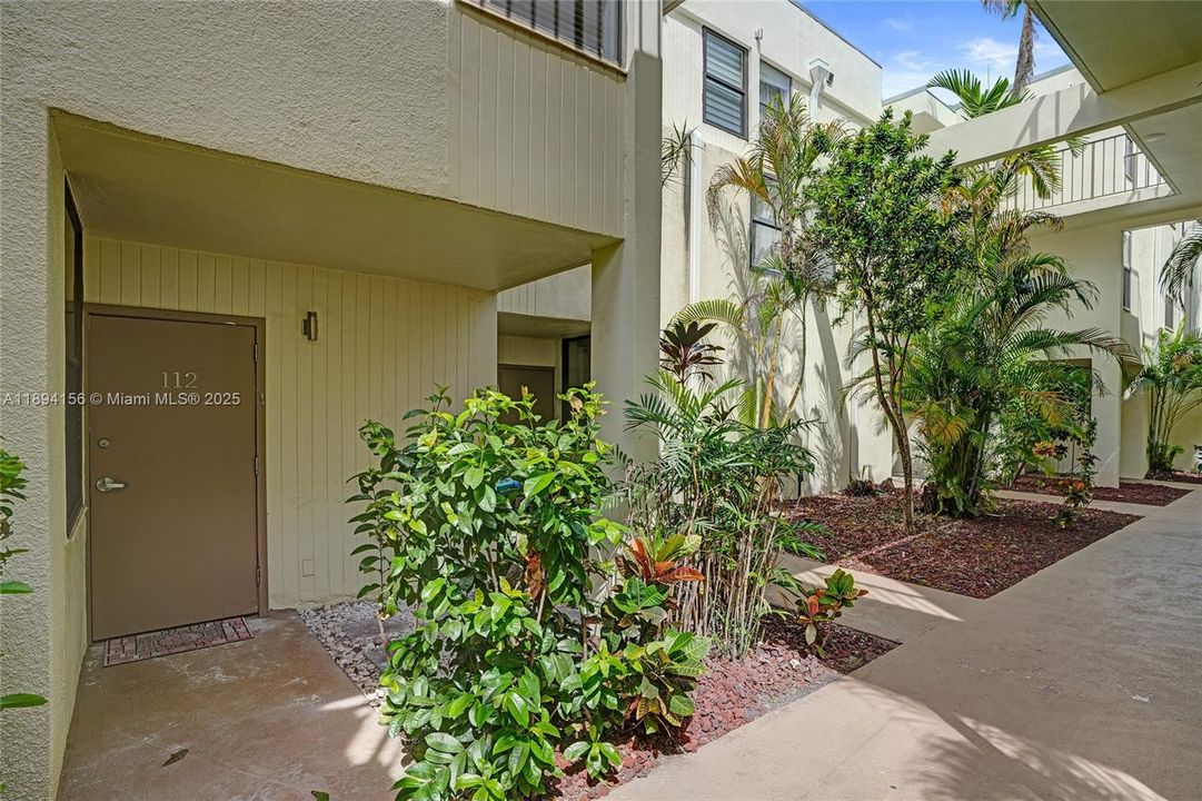 待售: $360,000 (3 贝兹, 2 浴室, 1330 平方英尺)