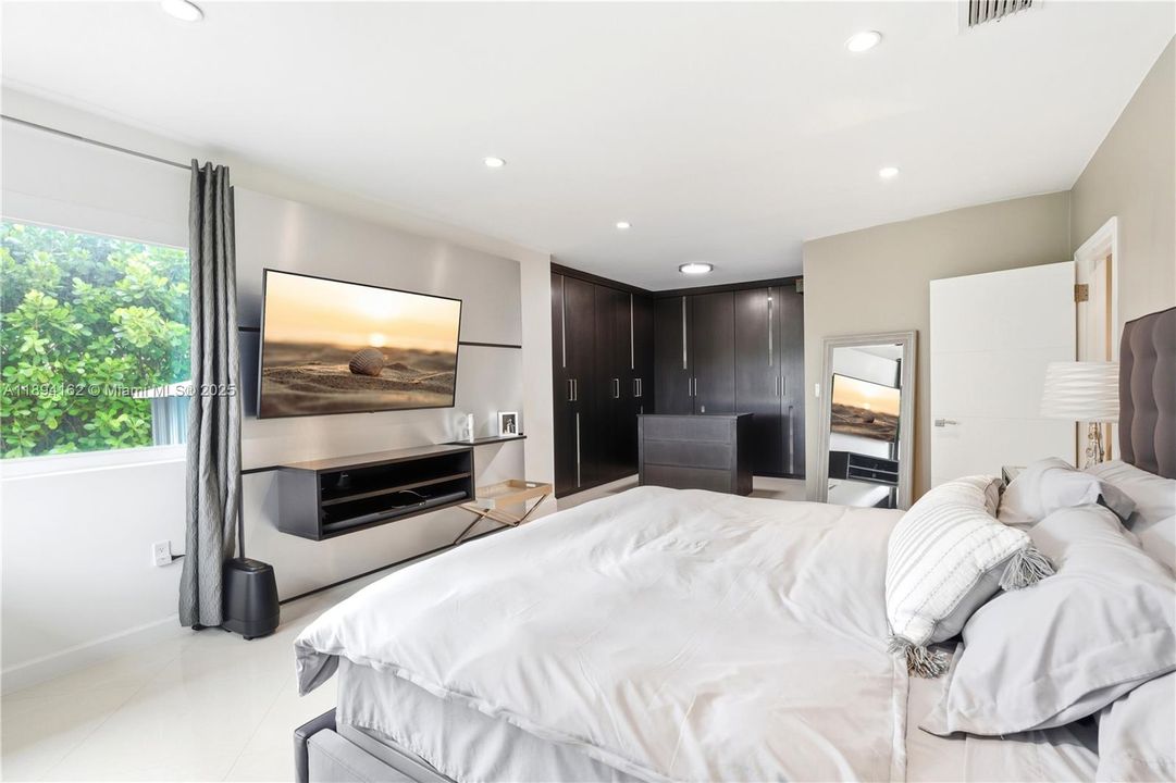 Active With Contract: $1,640,000 (4 beds, 3 baths, 2258 Square Feet)