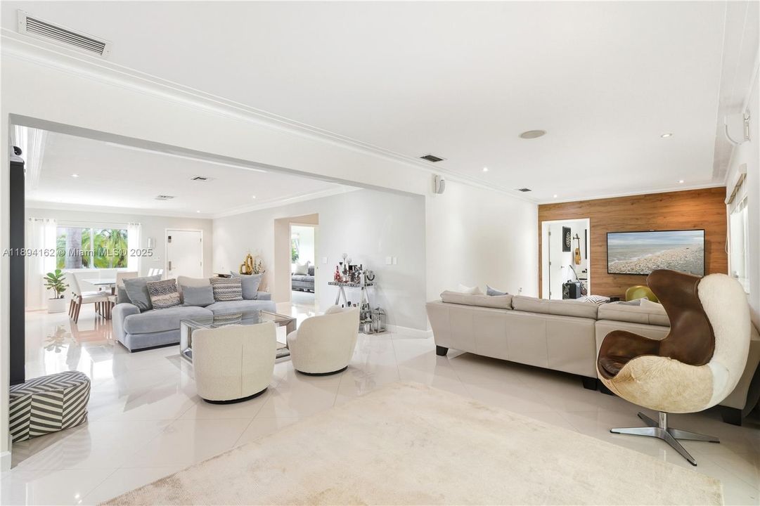 Active With Contract: $1,640,000 (4 beds, 3 baths, 2258 Square Feet)