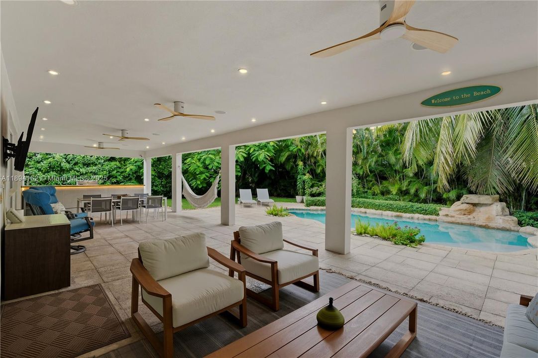 Active With Contract: $1,640,000 (4 beds, 3 baths, 2258 Square Feet)