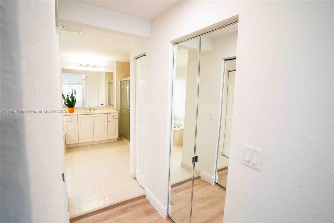 В аренду: $4,700 (4 спален, 2 ванн, 2508 Квадратных фут)