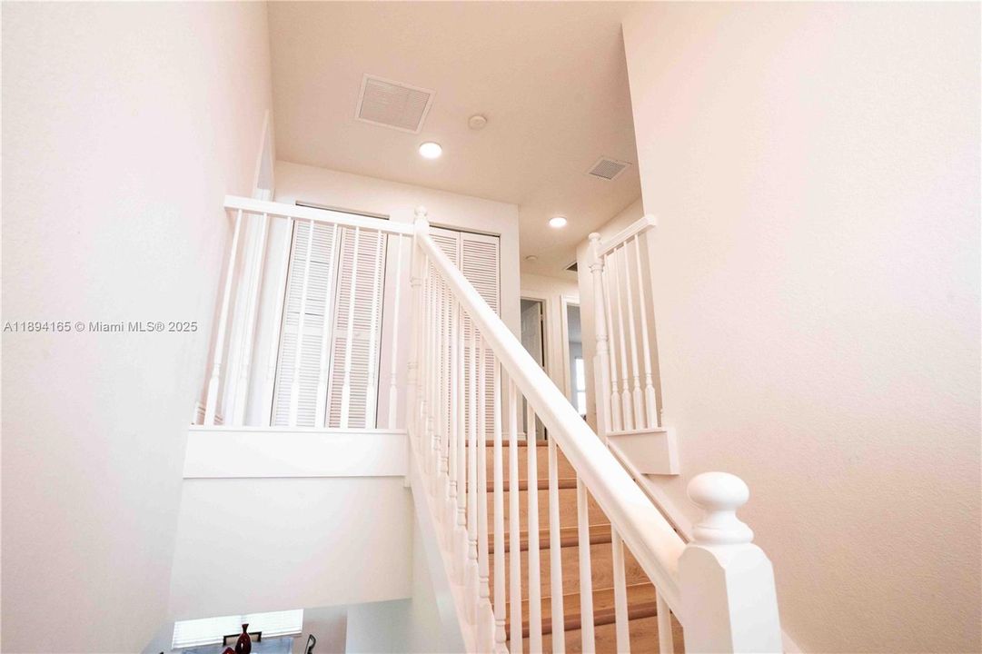 В аренду: $4,700 (4 спален, 2 ванн, 2508 Квадратных фут)