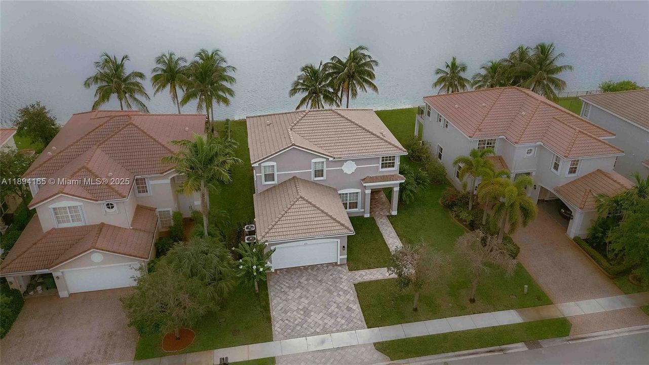 В аренду: $4,700 (4 спален, 2 ванн, 2508 Квадратных фут)