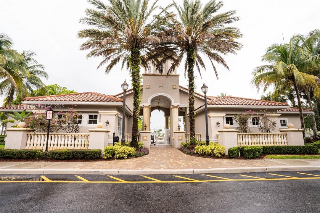 В аренду: $4,700 (4 спален, 2 ванн, 2508 Квадратных фут)