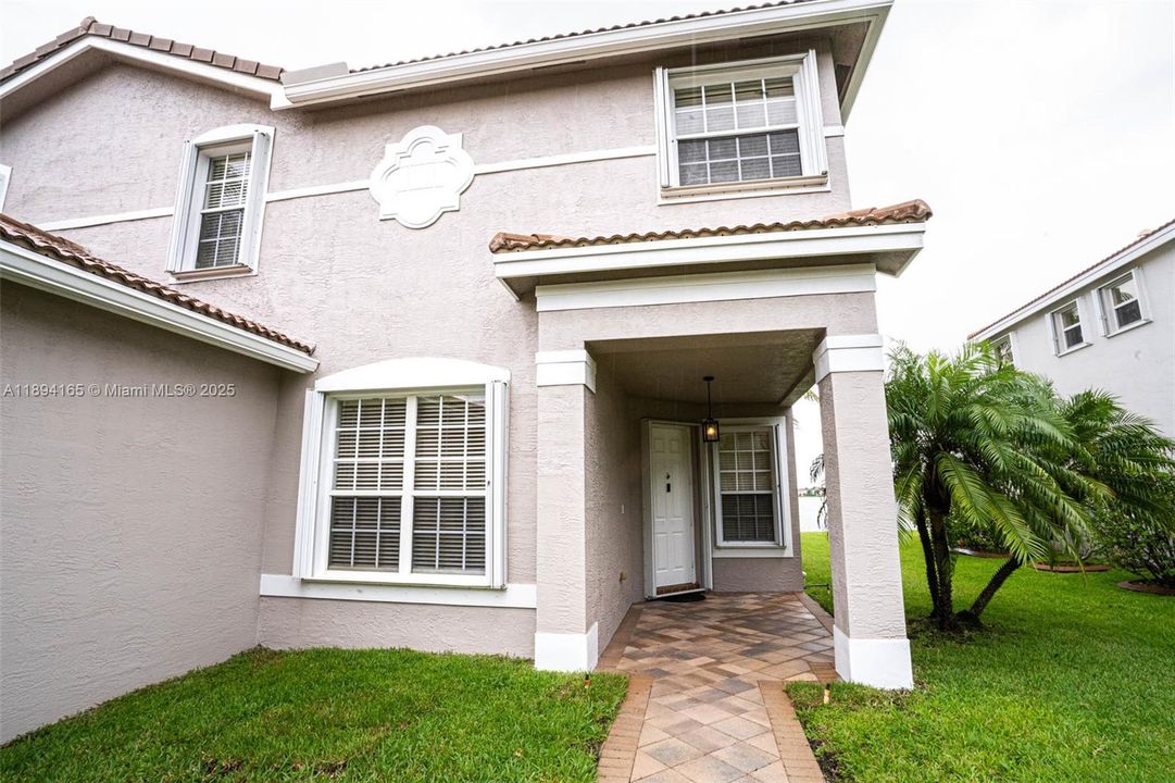 В аренду: $4,700 (4 спален, 2 ванн, 2508 Квадратных фут)