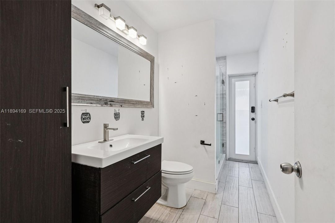 合同活跃: $554,921 (3 贝兹, 2 浴室, 1450 平方英尺)